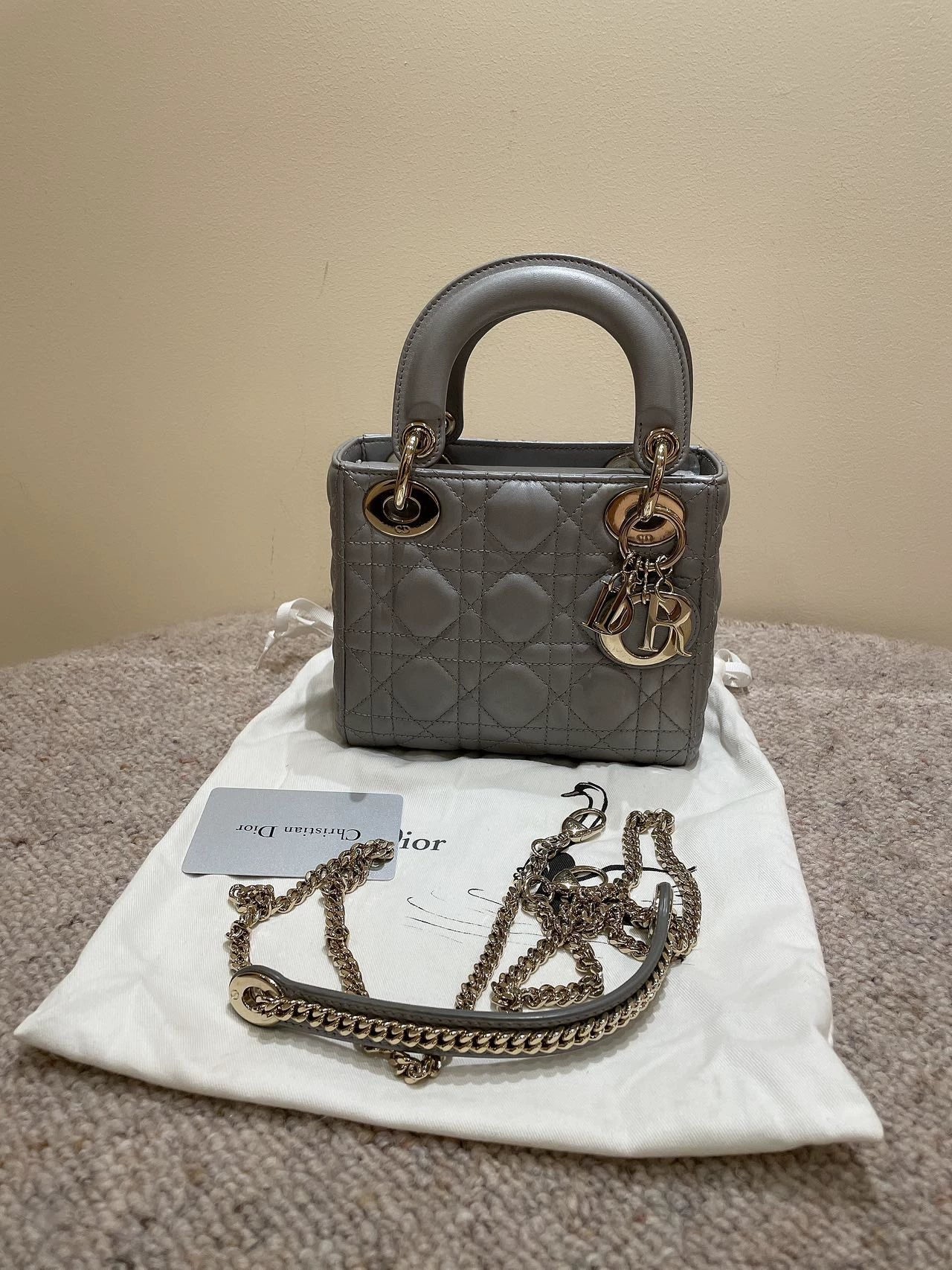 150626-bag-9 Dior three-panel pearlescent gray handbag
